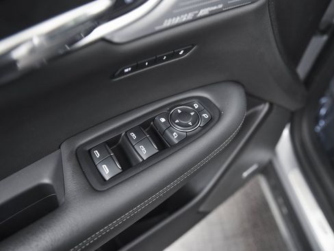 Certified 2025 Cadillac XT6 Premium Luxury image 10