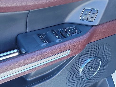 Used 2024 Ford Expedition Limited image 26