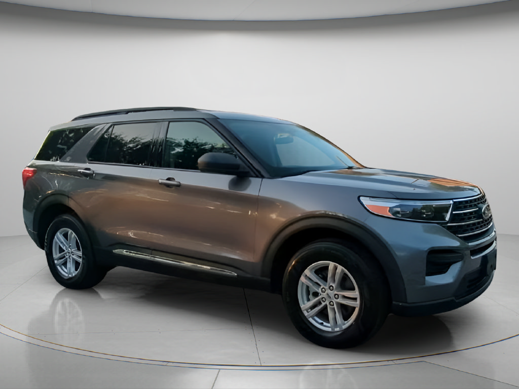 Used 2023 Ford Explorer XLT AWD/4WD image 40