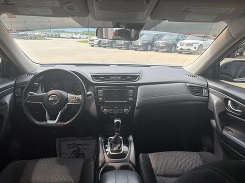 Used 2019 Nissan Rogue SV AWD/4WD image 16