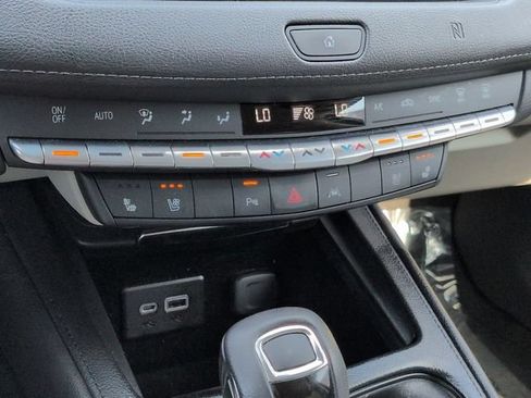 Used 2019 Cadillac XT4 Premium Luxury FWD image 22