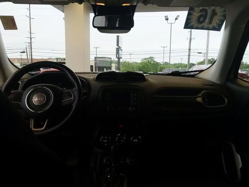 Used 2016 Jeep Renegade Latitude w/ Popular Equipment Group AWD/4WD image 16