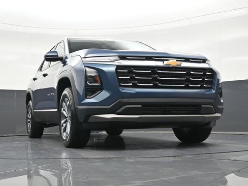 Used 2026 Chevrolet Equinox LT w/ Safety and Technology Package FWD image 33