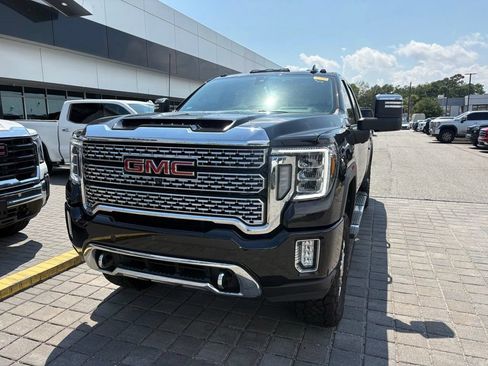 Used 2022 GMC Sierra 2500 Denali w/ Denali Ultimate Package AWD/4WD image 2