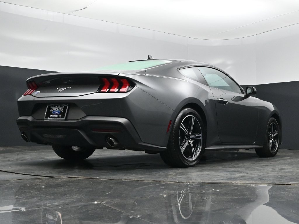 Used 2025 Ford Mustang Coupe RWD image 23