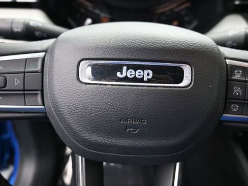 Used 2025 Jeep Compass Limited AWD/4WD image 19