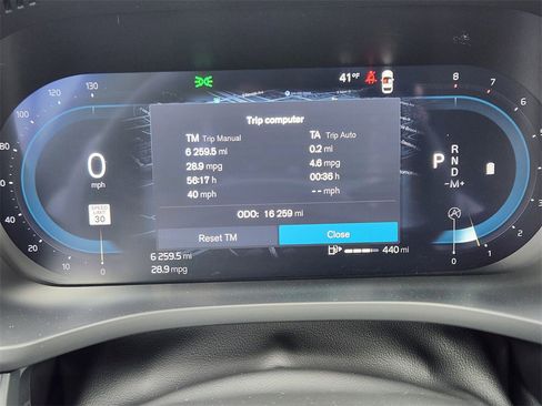 Used 2025 Volvo XC60 B5 Plus image 10