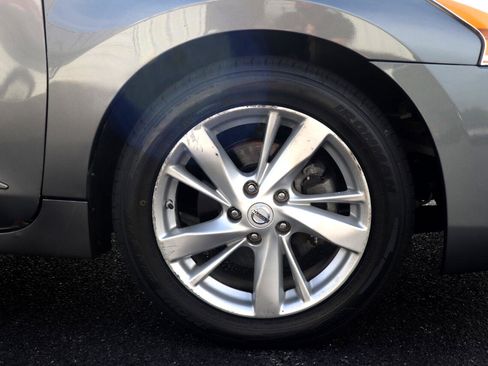 Used 2015 Nissan Altima 2.5 SV image 29