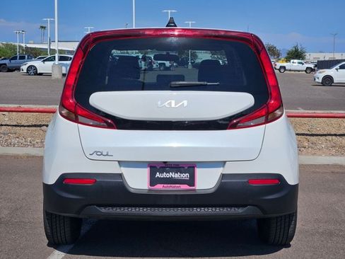 Used 2022 Kia Soul LX FWD image 7