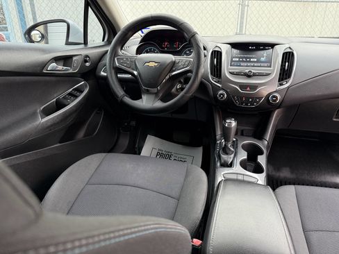 Used 2017 Chevrolet Cruze LT image 27