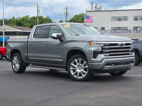 Used 2024 Chevrolet Silverado 1500 High Country AWD/4WD image 2