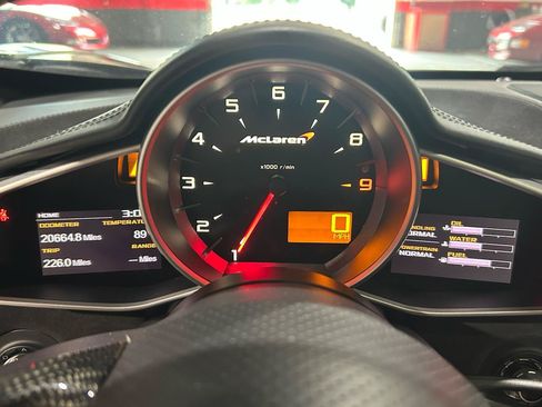Used 2012 McLaren MP4-12C Coupe RWD image 18