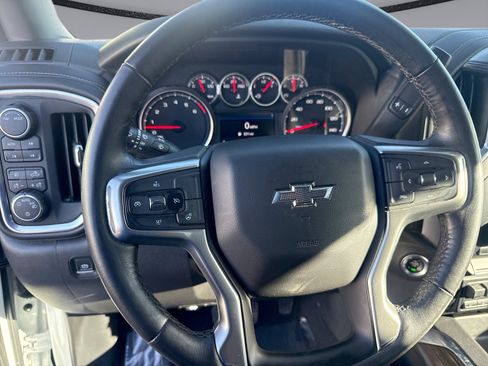 Used 2022 Chevrolet Silverado 1500 LT Trail Boss w/ Convenience Package II AWD/4WD image 19