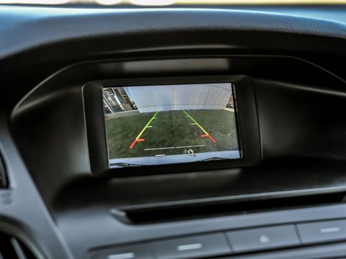 Used 2017 Ford Focus SE w/ Cold Weather Package image 21