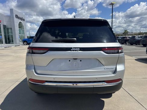 New 2026 Jeep Grand Cherokee Laredo RWD image 6