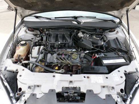 Used 2007 Ford Taurus SE FWD image 16
