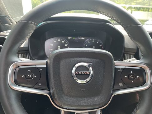 Used 2022 Volvo XC40 T5 R-Design w/ Advanced Package image 13