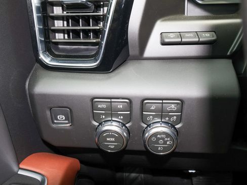 New 2026 GMC Sierra 1500 Denali Ultimate w/ LPO, Black Badging Package AWD/4WD image 27