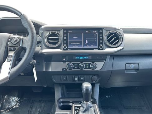 Used 2022 Toyota Tacoma SR5 RWD image 12
