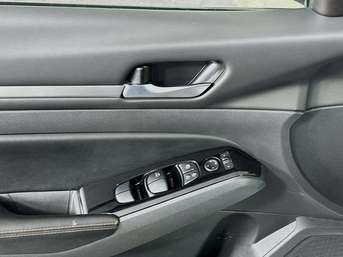 Used 2024 Nissan Altima 2.5 SR image 15