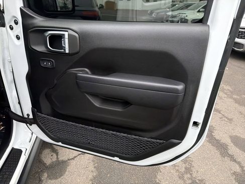 Used 2024 Jeep Wrangler Unlimited Rubicon 4xe w/ Convenience Group image 15