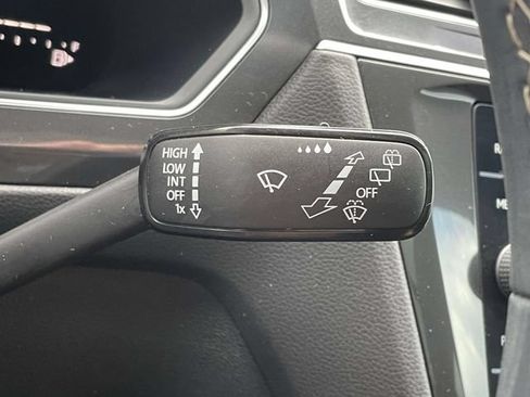 Used 2023 Volkswagen Tiguan SE FWD image 24