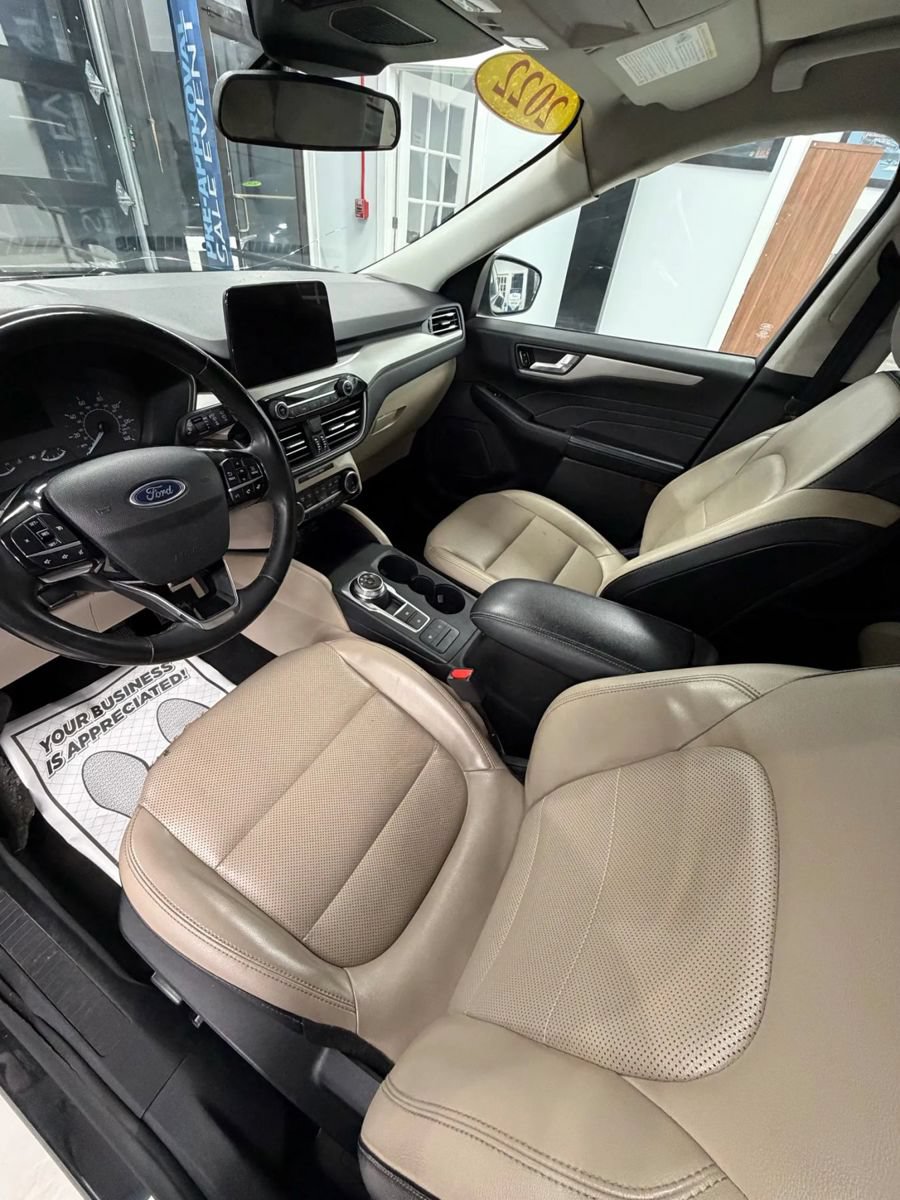 Used 2022 Ford Escape SEL FWD image 16