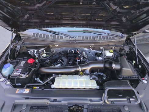 Used 2024 Ford Expedition Limited image 34