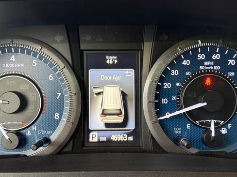 Used 2017 Toyota Sienna Limited Premium image 39