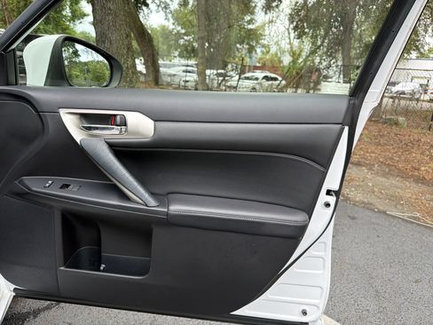 Used 2015 Lexus CT 200h w/ Navigation Package FWD image 38