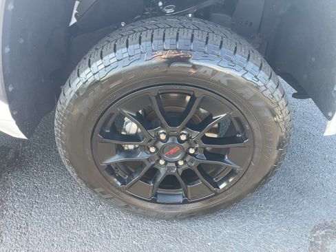 Used 2025 Toyota Tundra SR5 w/ SR5 Convenience Package AWD/4WD image 22