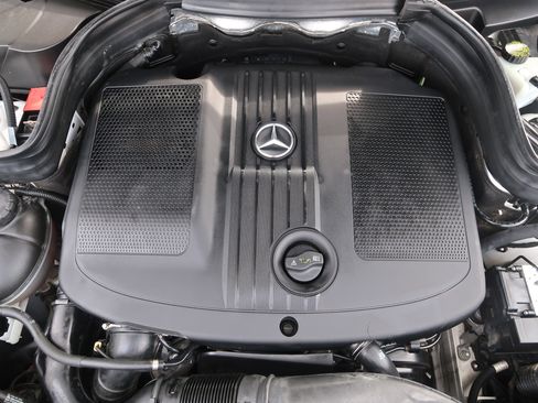 Used 2015 Mercedes-Benz GLK 250 BlueTEC 4MATIC image 37