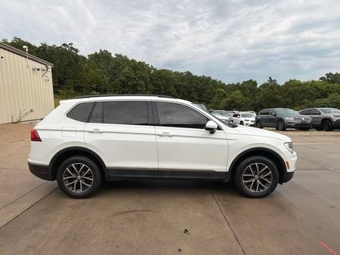 Used 2020 Volkswagen Tiguan SE AWD/4WD image 2