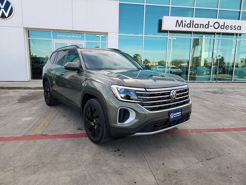 New 2026 Volkswagen Atlas SE image 1