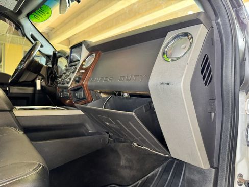 Used 2016 Ford F250 Lariat w/ Lariat Ultimate Package image 27