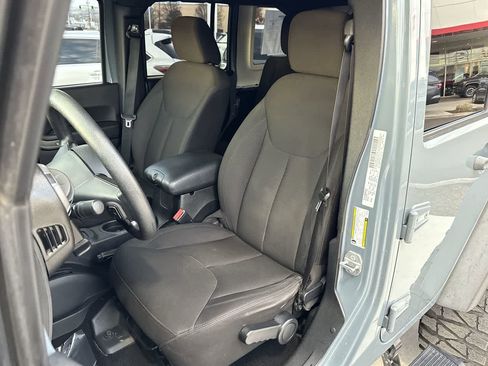 Used 2015 Jeep Wrangler Unlimited Sport image 11