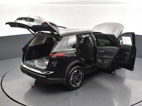 New 2026 Nissan Rogue SV w/ Cold Weather Package image 32