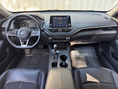 Used 2020 Nissan Altima 2.5 SR FWD image 11