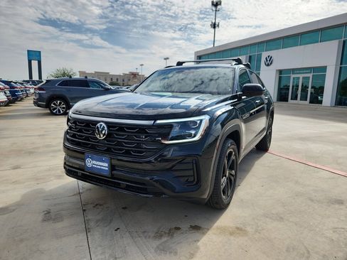 New 2026 Volkswagen Atlas Cross Sport SEL R-Line image 3