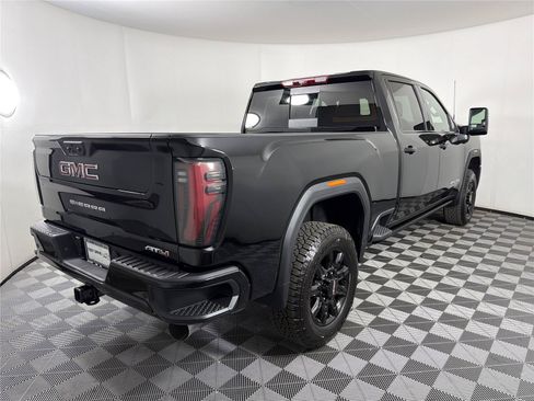 New 2026 GMC Sierra 2500 AT4 w/ AT4 Premium Plus Package AWD/4WD image 6