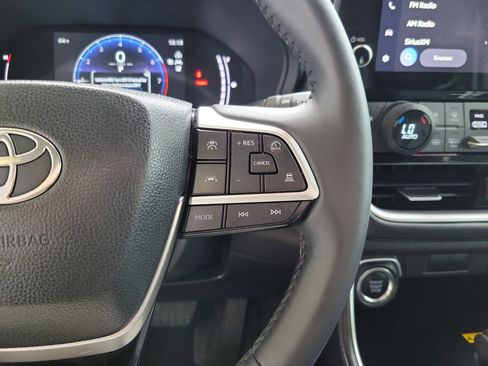 Certified 2025 Toyota Grand Highlander AWD image 17