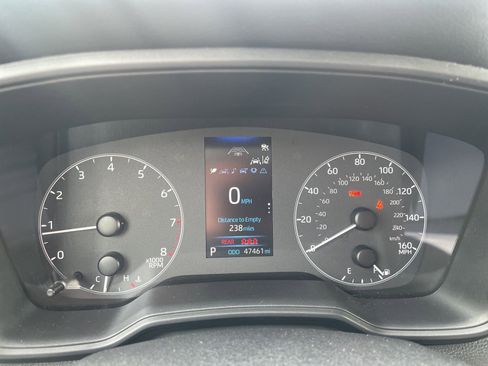 Used 2024 Toyota Corolla Cross LE image 11