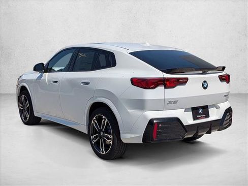 New 2026 BMW X2 xDrive28i w/ Technology Package AWD/4WD image 9