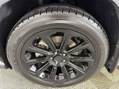 Used 2024 Toyota Highlander XLE image 12