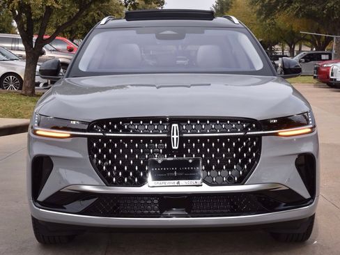 New 2026 Lincoln Nautilus Reserve image 2