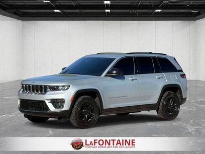 Used 2022 Jeep Grand Cherokee Laredo w/ Luxury Tech Group I