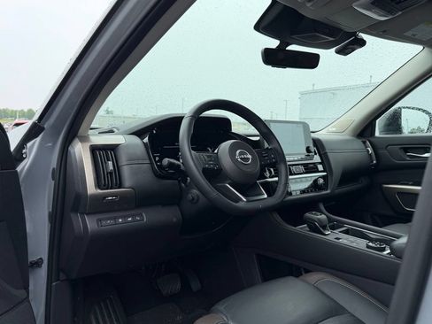Used 2024 Nissan Pathfinder Platinum w/ Cargo Package AWD/4WD image 11