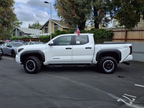 New 2026 Toyota Tacoma TRD Off-Road AWD/4WD image 3