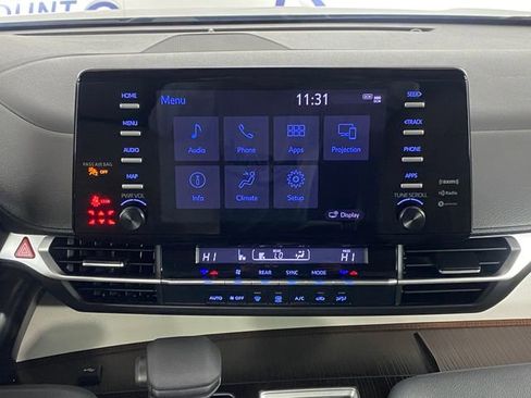 Certified 2023 Toyota Sienna LE AWD/4WD image 17