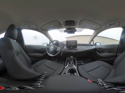 Used 2025 Toyota Corolla LE image 41